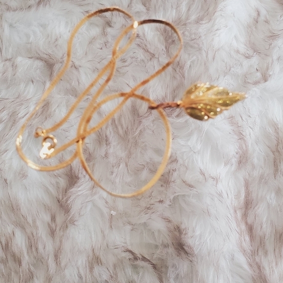 Leafy Pendant Necklace chain 🌴 - Picture 3 of 5